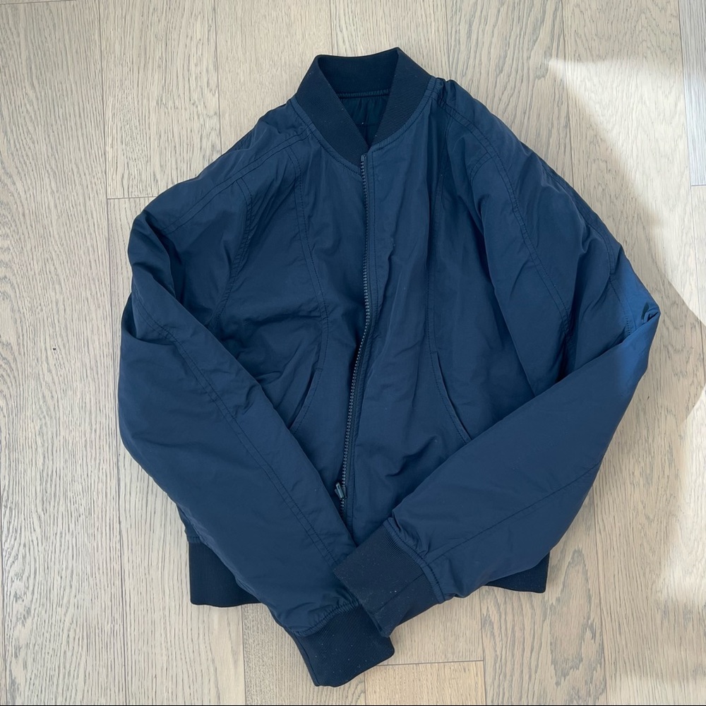 Lululemon black bomber, 6